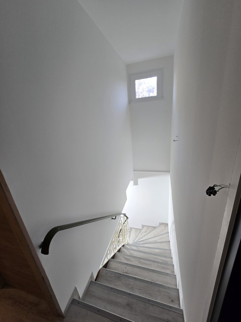 Peinture dans une cage d'escalier